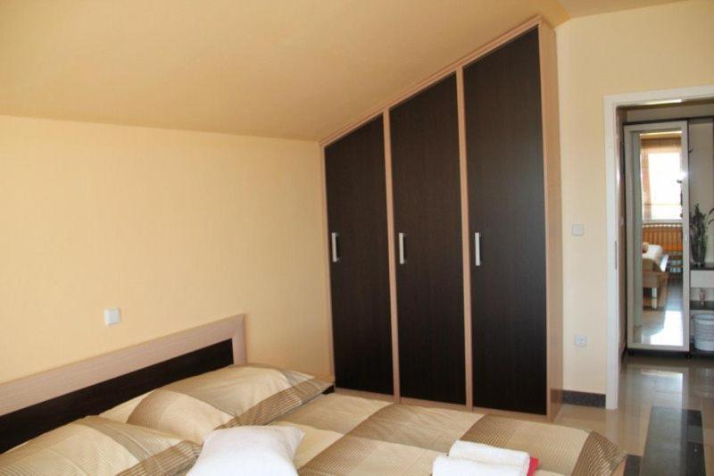 Apartments Villa Lora Kraj  Exterior foto